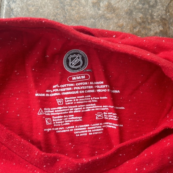 Calgary Flames T-Shirt (Men’s M) - Picture 2 of 4